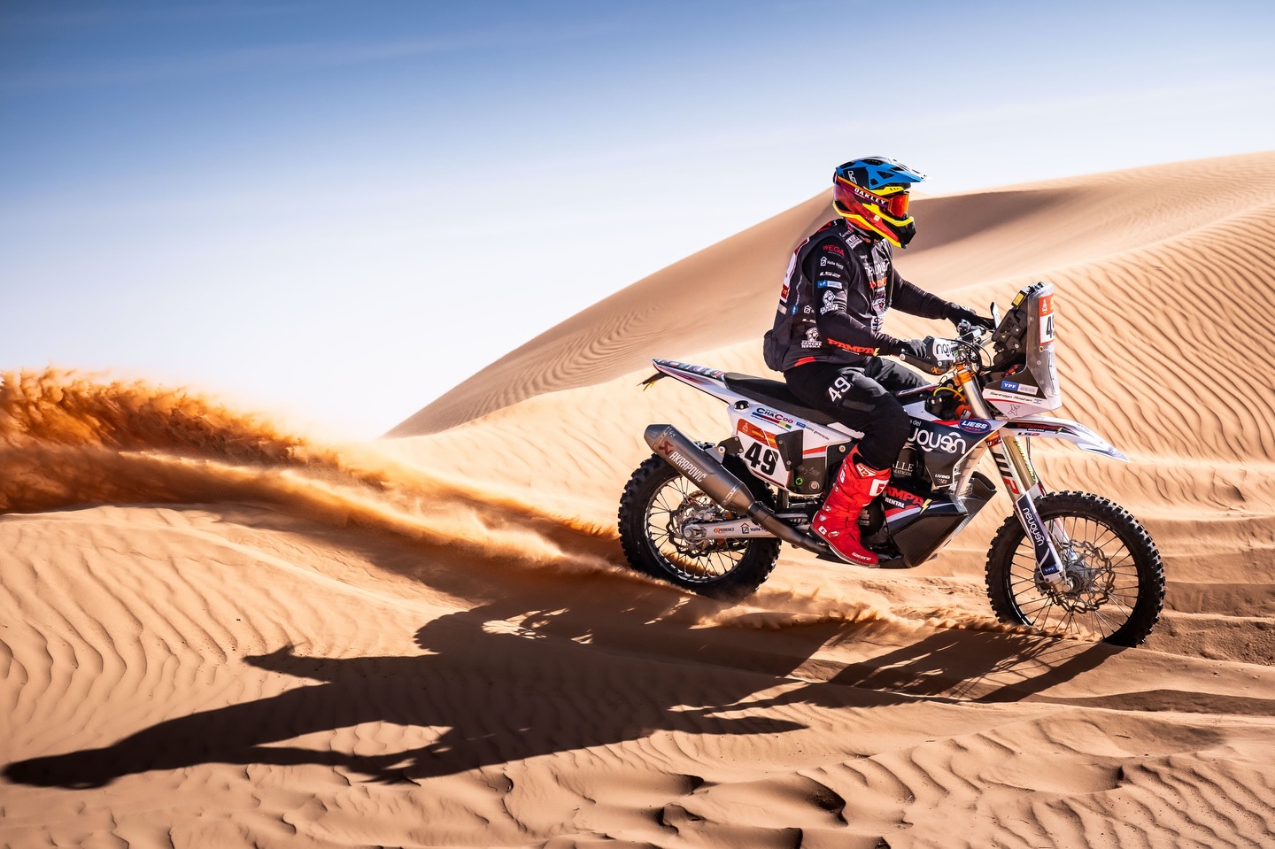 Rally Dakar: Santiago Rostan sigue avanzando y Benavides se mantiene en el podio