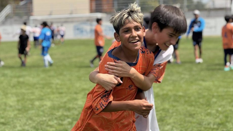 Defensores de Viedma tiene puntaje ideal en el Mundialito.