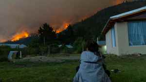 En fotos | Así es el fuego descontrolado en la Patagonia: postales de los incendios en Chubut y Santa Cruz