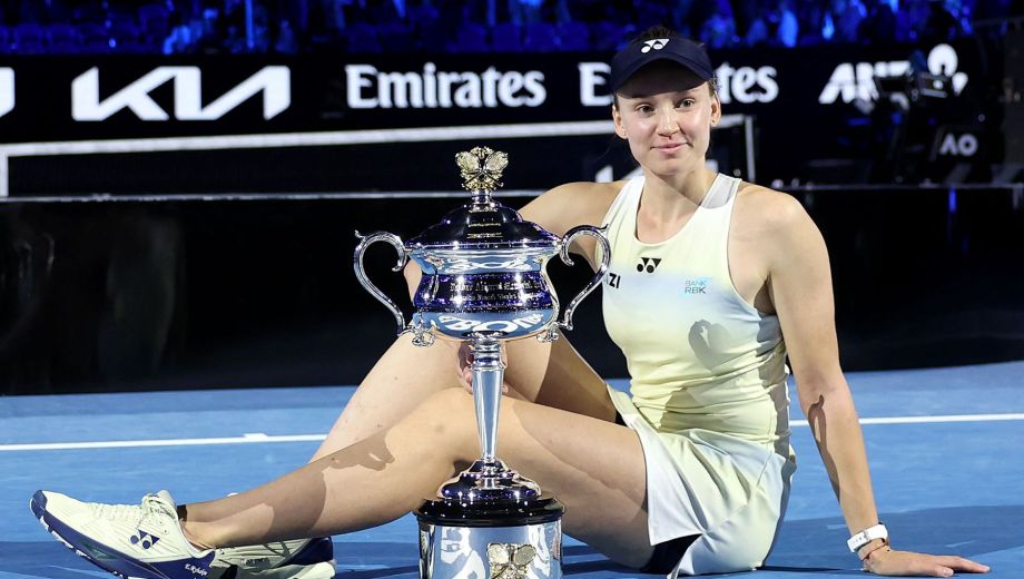 La kazaja levantó su nivel en el tercer set y se coronó en Melbourne Park. (AFP)