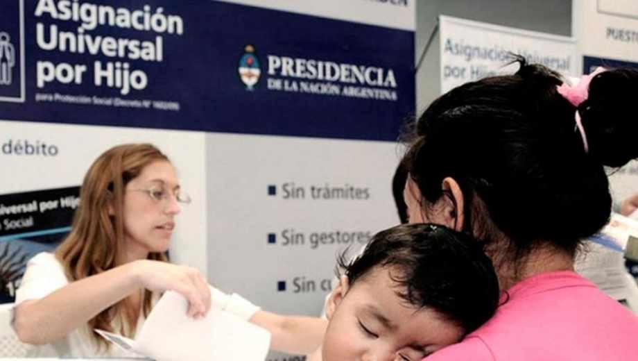 ANSES: Asignación Universal por Hijo (AUH).-