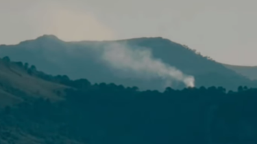 Incendios en la Patagonia: brigadistas trabajan en la zona alta del cerro Chañy de Villa Pehuenia