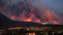 Imagen de Incendios en la Patagonia: Neuquén envió refuerzos para combatir el fuego, los brigadistas de Chubut «están muy cansados»