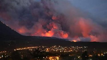Incendios en la Patagonia: Neuquén envió refuerzos para combatir el fuego, los brigadistas de Chubut «están muy cansados»
