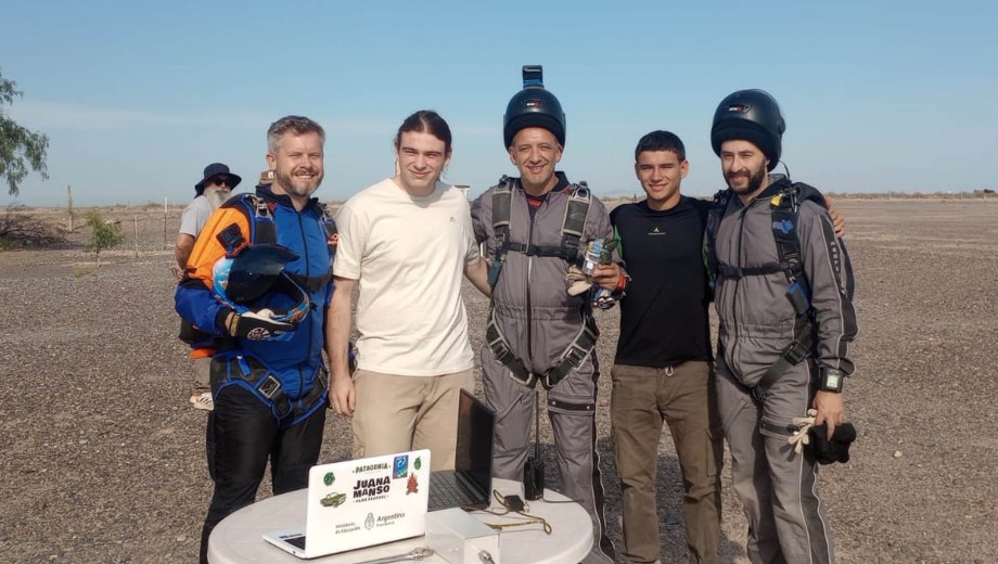 El 10 de enero realizaron el lanzamiento en el aeroclub de Allen. Foto: gentileza. 