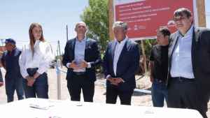 Rolando Figueroa inauguró una nueva ampliación de la red de gas en Centenario