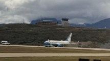 Imagen de Un avión del Departamento de Defensa de Estados Unidos aterrizó en Ushuaia con una comitiva oficial