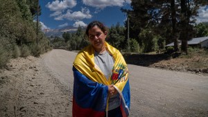 Cómo viven los venezolanos en la región la intervención de Estados Unidos: «Hoy somos cautos, no hay nada para celebrar todavía»