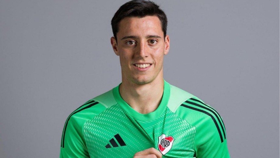 Santiago Beltrán, habitual titular en la Reserva, debutó en 2024 en el arco de River. 