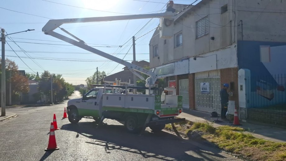 La cooperativa Calf instaló casi 700 medidores inteligentes en el barrio Santa Genoveva de Neuquén. (Foto: gentileza)