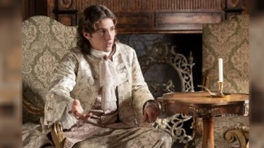 Un actor de “Valle Salvaje” está en Argentina y trabaja de pizzero para sustentarse