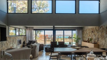 «El Chocón era Disney»: demolieron el quincho para construir una casa que homenajea a las primeras de la villa