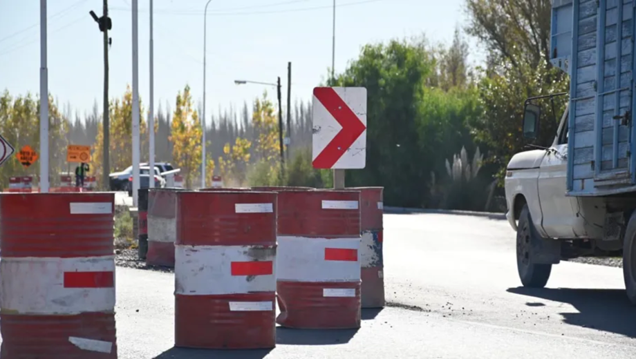 El desvío se aplica en la intersección de la Ruta Provincial 7 con la Circunvalación de Añelo. Foto: archivo.