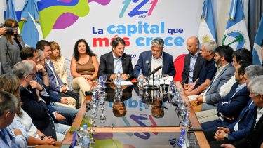 Gaido firmó en Neuquén el acta fundacional de la avenida Mosconi  o vieja Ruta 22