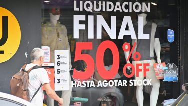 Compras en Chile y costos en alza afectan el comercio de ropa en Neuquén: hasta 20% menos de ventas