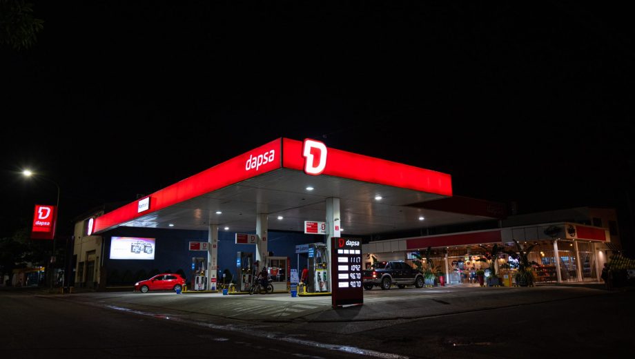 DAPSA selló un acuerdo con Chevron para expandir sus estaciones de servicio más allá de Argentina.