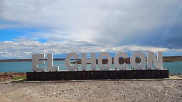 Alerta en El Chocón por el caudal del río Limay: piden máxima precaución por erogaciones