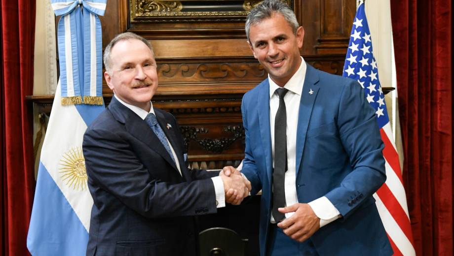 El presidente de la Cámara de Diputados de la Nación, Martín Menem, recibió esta tarde al embajador de Estados Unidos en Argentina, Peter Lamelas. (Foto: Diputados)