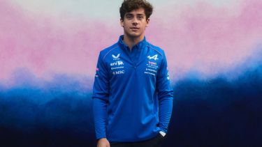 Franco Colapinto, con pilcha nueva y listo para la exótica presentación del Alpine A526