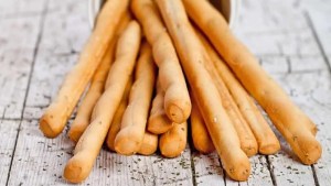 En 8 pasos: Cómo hacer grisines saborizados y fáciles de Paulina Cocina 