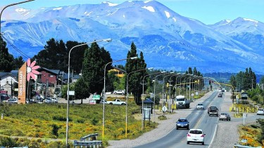Robó una camioneta con las llaves puestas en Dina Huapi, chocó en la fuga y fue imputado