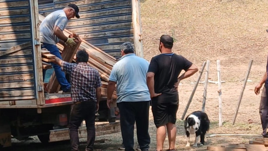Los vecinos se unen frente a los incendios en Chubut. (Foto: Parque Nacional los Alerces).