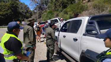 Hacía fuego en plena alerta por incendios en la Patagonia: multan a turista en Bariloche
