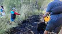 Imagen de Kayakistas de Plottier apagaron un incendio al borde del río Limay: piden extremar los cuidados