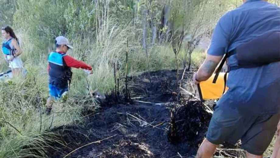 Más de 30 personas que participaban de una clase actuaron rápidamente y lograron controlar las llamas.