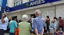 Imagen de Jubilados: perdieron el 27,4% en sus haberes por la fórmula de actualización de Milei 