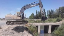 Imagen de Neuquén inició el operativo anual de limpieza de canales antes de la temporada de lluvias