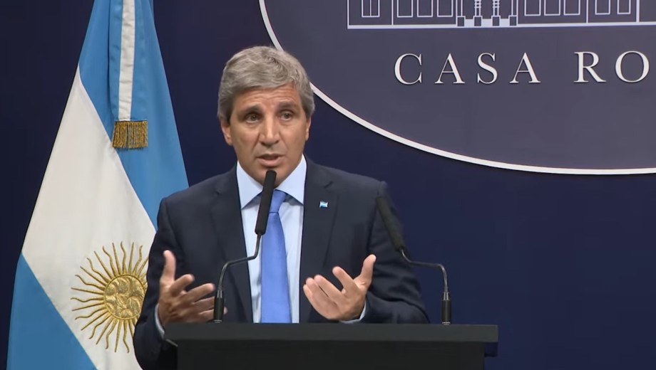 En enero de 2027, Argentina deberá pagar el vencimiento habitual de los bonos reestructurados (US$4.200 millones) más la devolución íntegra del préstamo REPO. (Foto: Clarín Fotografía)