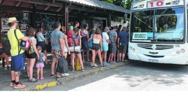 El intendente Cortés autorizó el aumento del boleto de colectivo en Bariloche