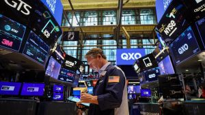 Tensión global: el petróleo saltó 7%, la Fed encendió alarmas por la inflación y el riesgo país bajó a 448 puntos