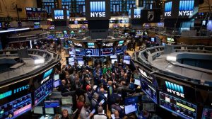 En un día de optimismo global, el riesgo país alcanzó los 425 puntos: es el valor más bajo desde 2018