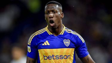 Luis Advíncula rescindió su contrato y se despide de Boca