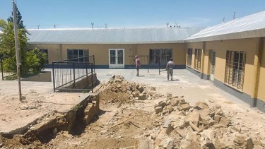 Intensifican el mantenimiento en las escuelas de Neuquén durante el receso