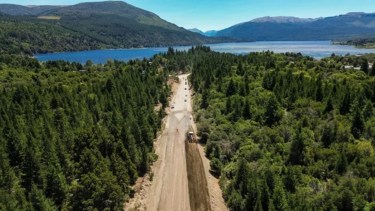 Ruta 62 hacia el lago Lolog: el gobernador Figueroa requirió mayor rapidez a la constructora
