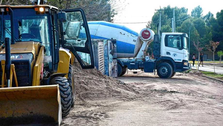 Las reparaciones frente al Parque Jaime de Nevares estarán terminadas en 10 días. Foto: Matías Subat.