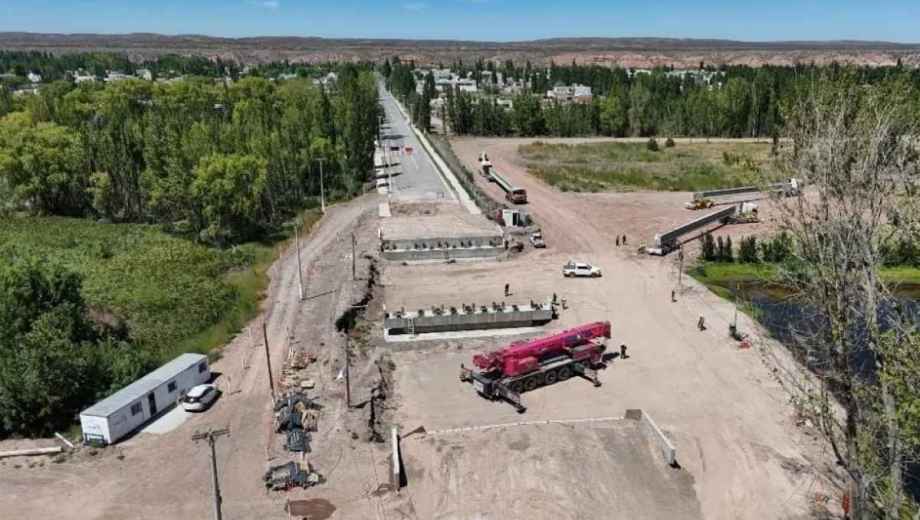 La última actualización de la obra fue la llegada de 18 vigas estructurales. Foto: gentileza