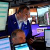 Imagen de Jornada roja en la Bolsa: el Merval se dio vuelta sobre el cierre y el riesgo país trepó a 434 puntos