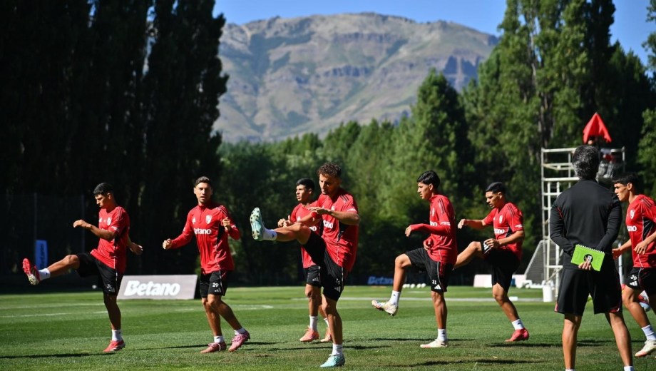 River hace una pretemporada exigente en San Martín de los Andes. 