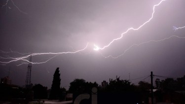 Alerta por tormentas en Buenos Aires y en otras nueve provincias este domingo 7 de junio: con ráfagas y ocasional caída de granizo
