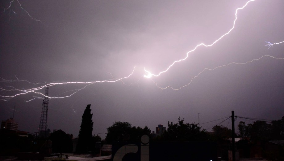 Esperan tormentas en gran parte del país. Foto: Archivo Andrés Maripe. 
