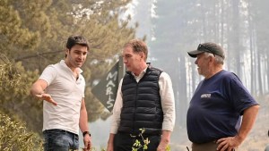 Incendios en la Patagonia: Ignacio Torres y Diego Santilli recorrieron las zonas afectadas en Chubut