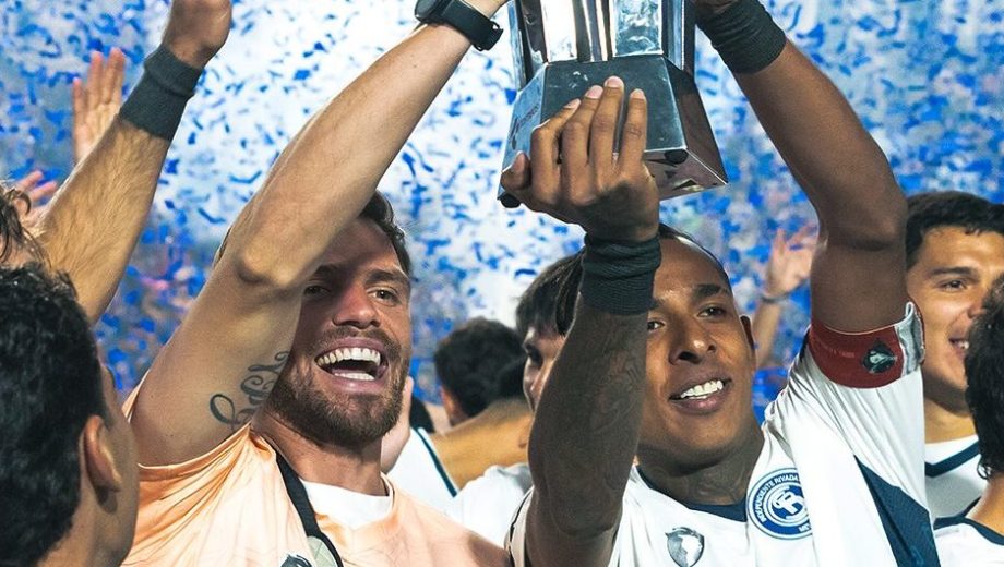 Independiente Rivadavia quiere repatriar a Ezequiel Centurión y River pretende a Sebastián Villa.