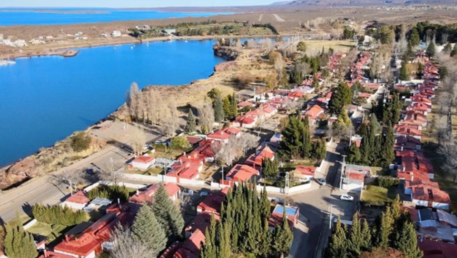 Se trabaja para mejorar el servicio de agua potable para la población. (Foto: gentileza Neuquén Informa)