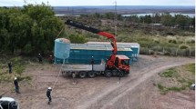 Imagen de Llegaron los dos filtros para mejorar la provisión de agua en Villa El Chocón