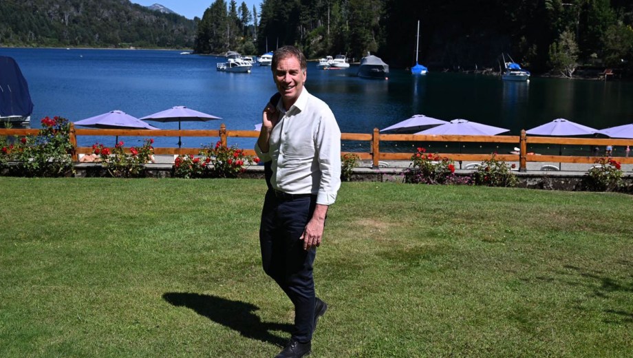 El ministro del Interrior, Diego Santilli, dialogó en exclusiva con Diario RÍO NEGRO en Villa La Angostura, tras la reunión con Rolando Figueroa. Foto: Chino Leiva