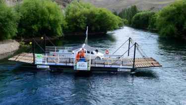 Nuevo horarios y restricciones en la Balsa de Villa Llanquín por bajo caudal del río Limay